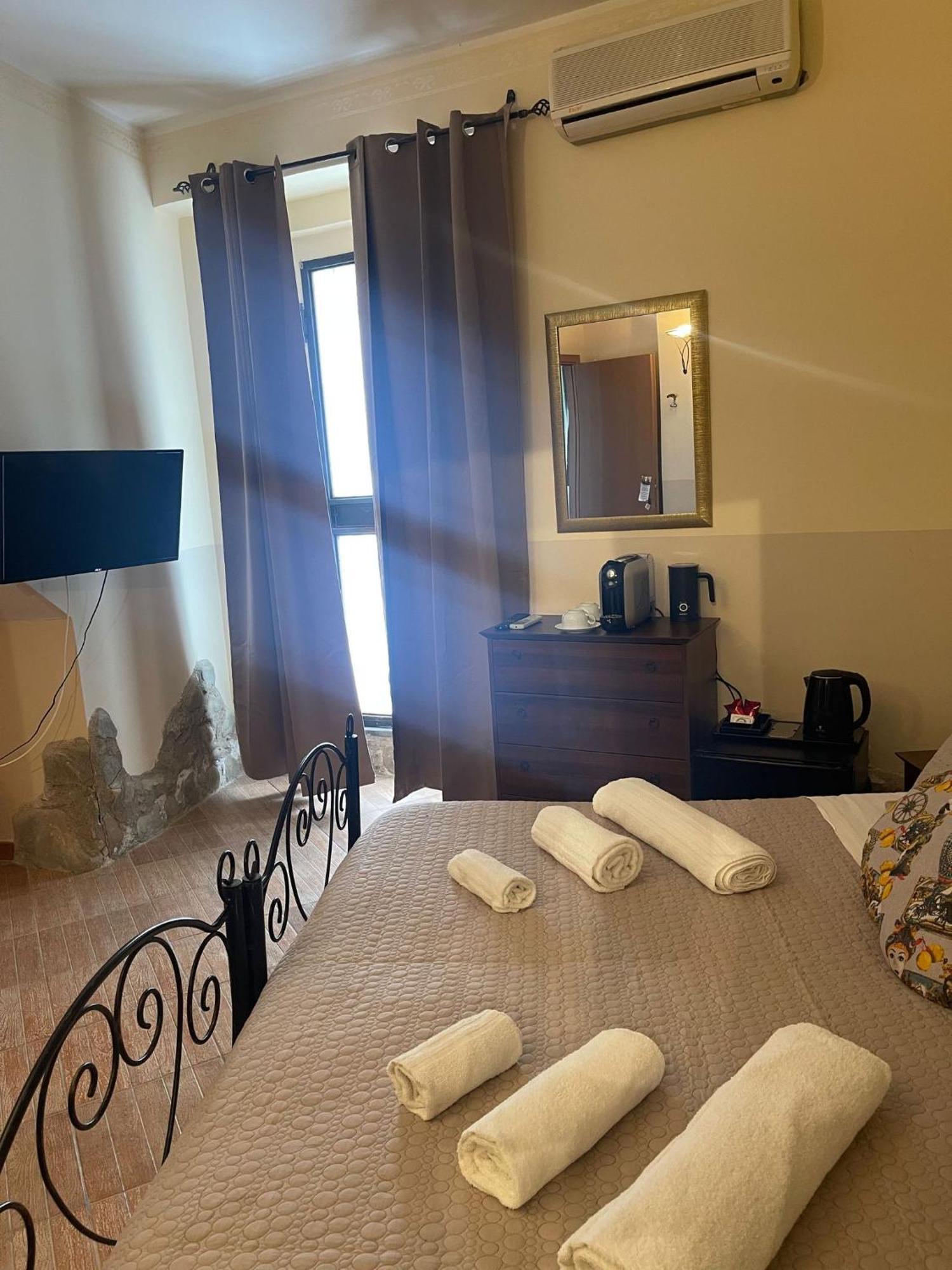 مبيت وإفطار كالاتابيانو Bed And Relax-Il Maniero المظهر الخارجي الصورة