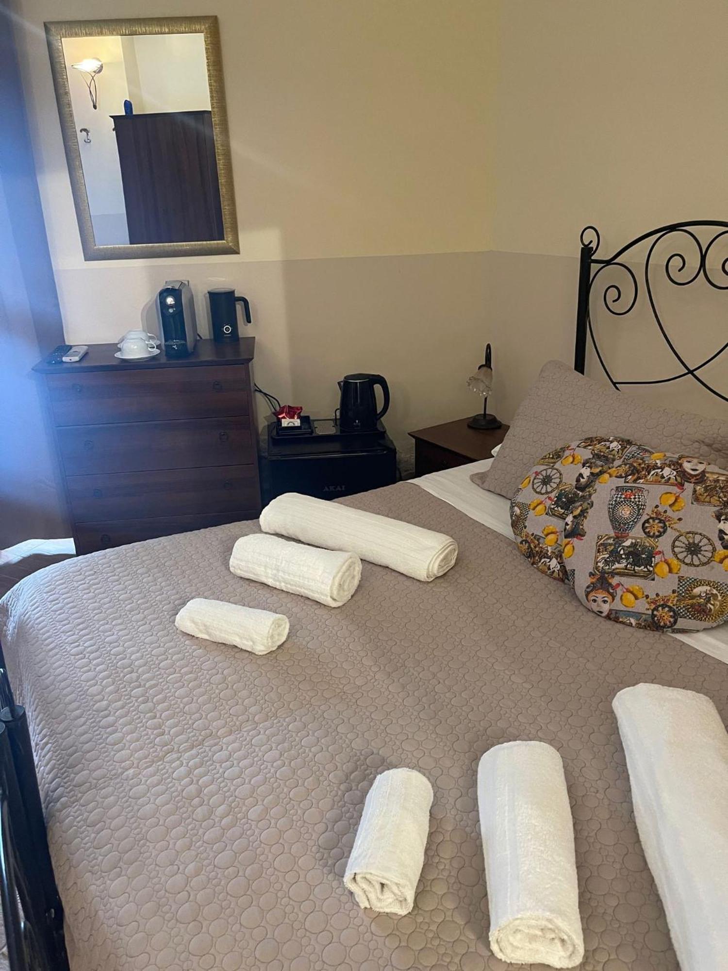 مبيت وإفطار كالاتابيانو Bed And Relax-Il Maniero المظهر الخارجي الصورة